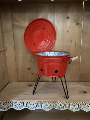 Roter Tischgrill